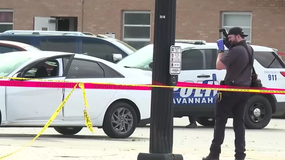 Police: 1 man seriously injured after shootout in Savannah