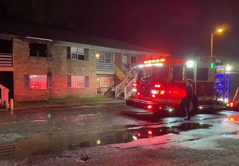 Overnight apartment fire in Savannah leaves several displaced