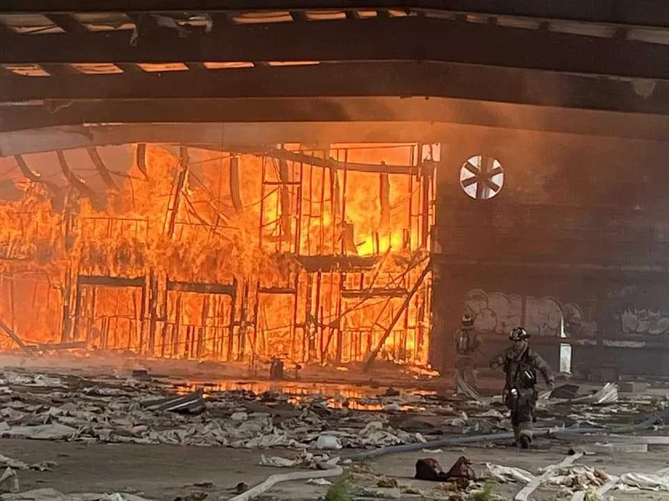 Crews respond to warehouse fire in downtown Savannah