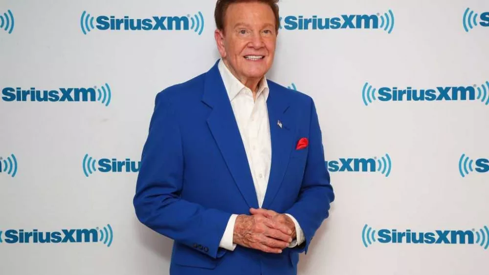 Wink Martindale, the genial game-show host and an early TV interviewer of Elvis Presley, dies at 91