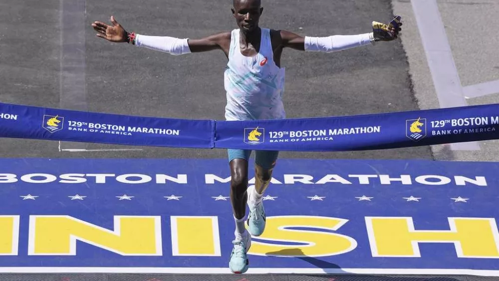 Boston Marathon champion fell just after start