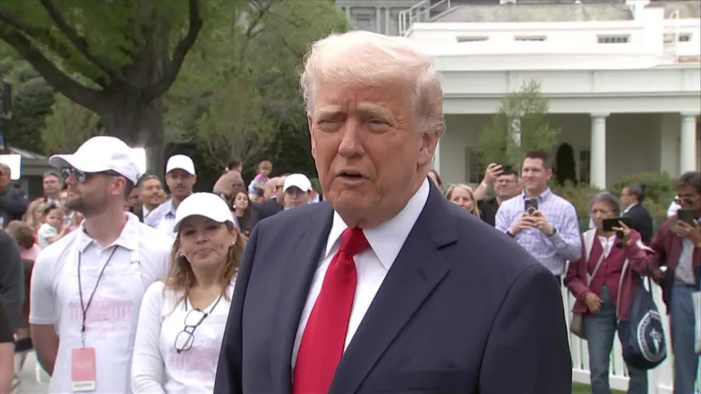 Stock market and US bonds sink amid Trump's trade war and Fed criticism