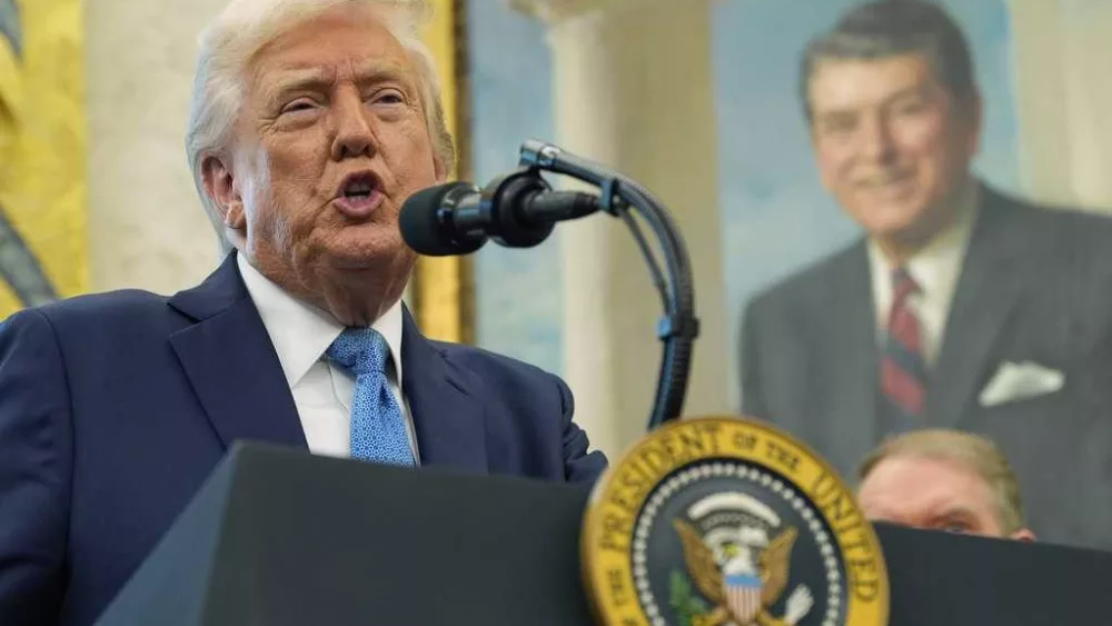 Trump says he has 'no intention' of firing Federal Reserve chair