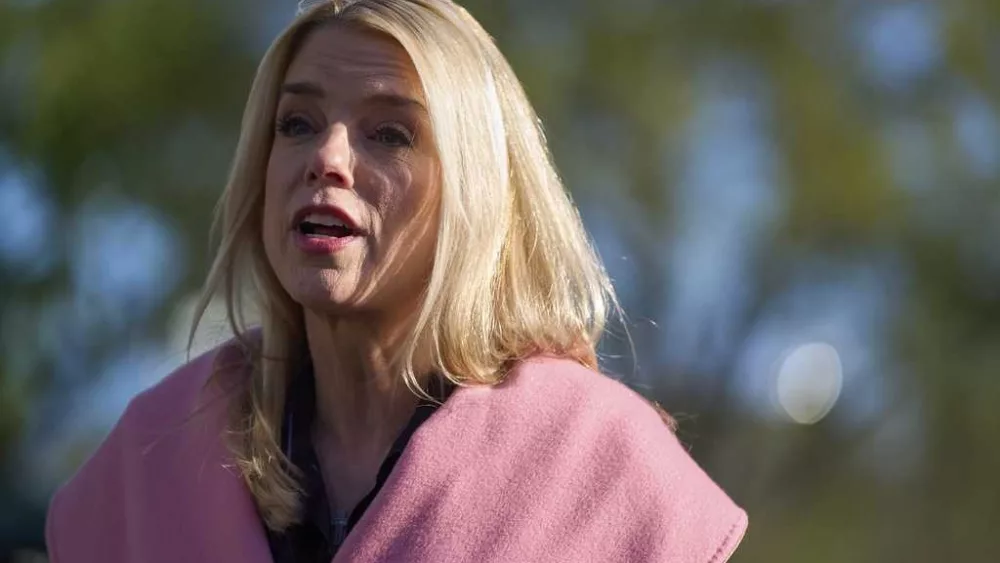 DOJ to resume issuing subpoenas to journalists as part of leaks crackdown, AG Bondi says