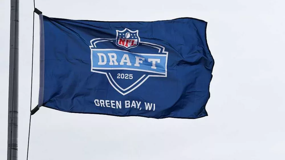 2025 NFL Draft: Shedeur Sanders' wait continues as teams pass on the QB early in 2nd round