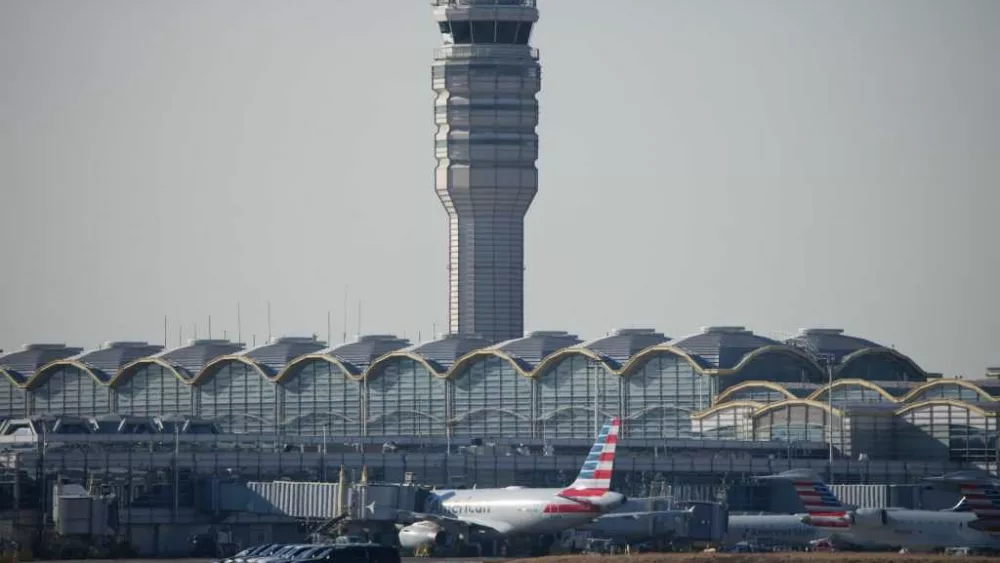 NTSB investigating aborted landings at Reagan National Airport prompted by nearby Army helicopter
