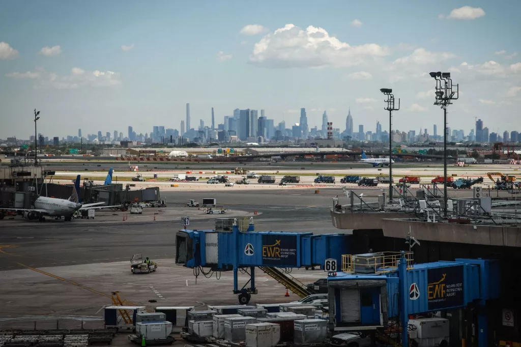 Controllers handling flights around Newark Liberty International Airport experience another outage