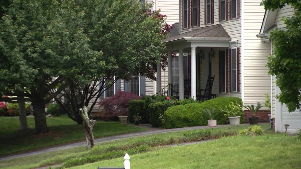 Virginia teenager shot and killed by homeowner while recording TikTok prank video