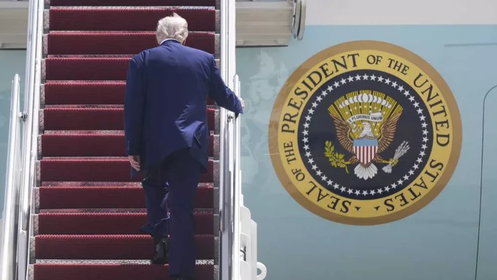 What is the Emoluments Clause? And how might it apply to Qatar giving Trump a plane?