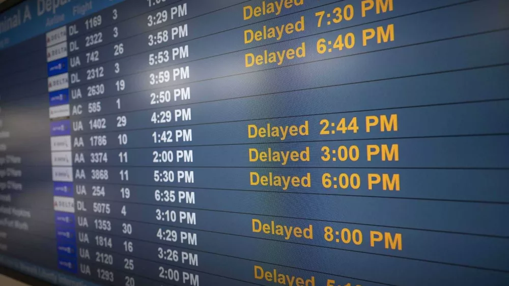 Airlines meet with FAA to address delays at Newark
