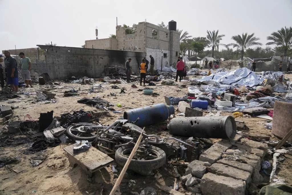 Israeli strikes across Gaza kill dozens and force a main hospital to close, health officials say