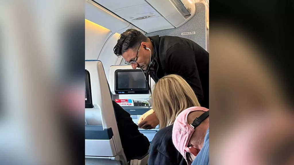 Cardiologist saves man experiencing heart attack symptoms mid-flight
