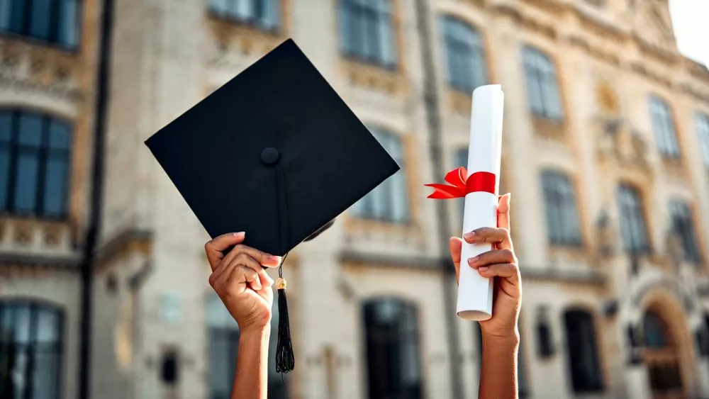 Career expert shares job search tips for recent college graduates