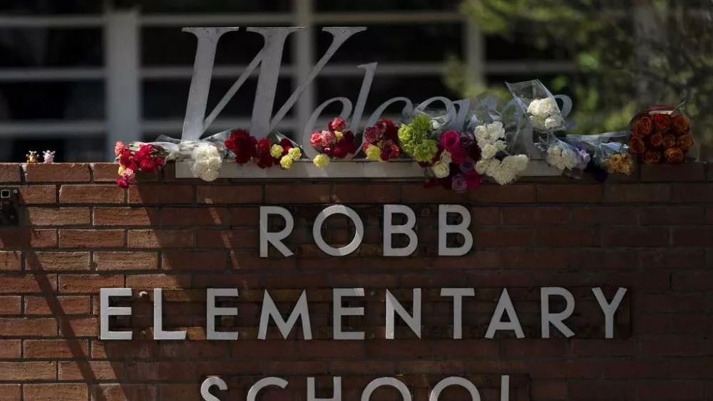 Texas lawmakers OK former Uvalde mayor's effort to fix police failures in Robb Elementary attack
