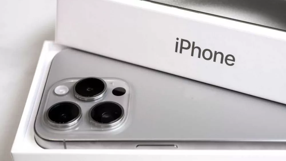 iPhone could triple in price to $3,500 if they’re made in the US, analyst warns
