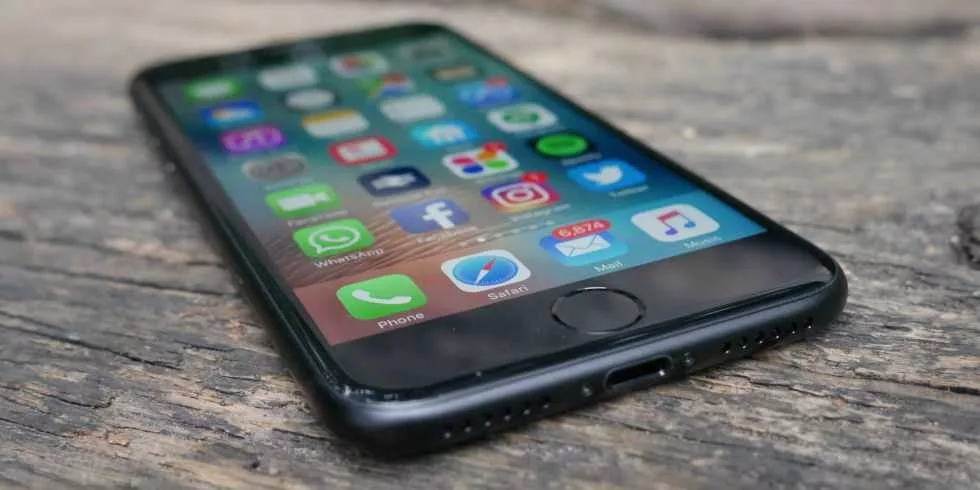 Shifting iPhone production to US could raise prices, analysts say