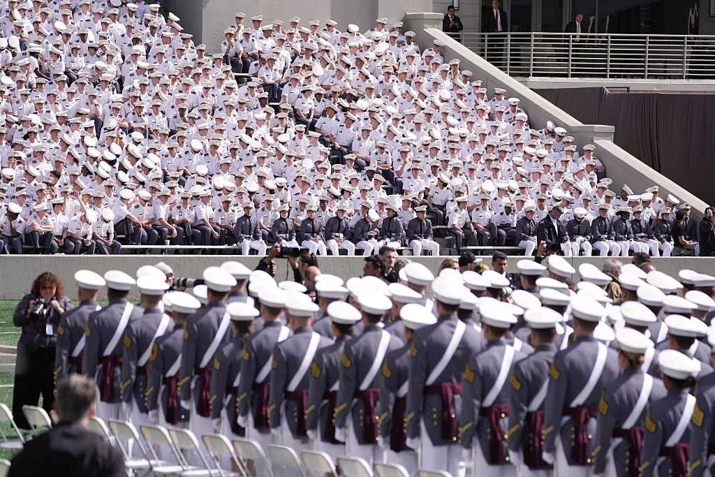 Trump's speech to West Point graduates mixes praise, politics and grievances