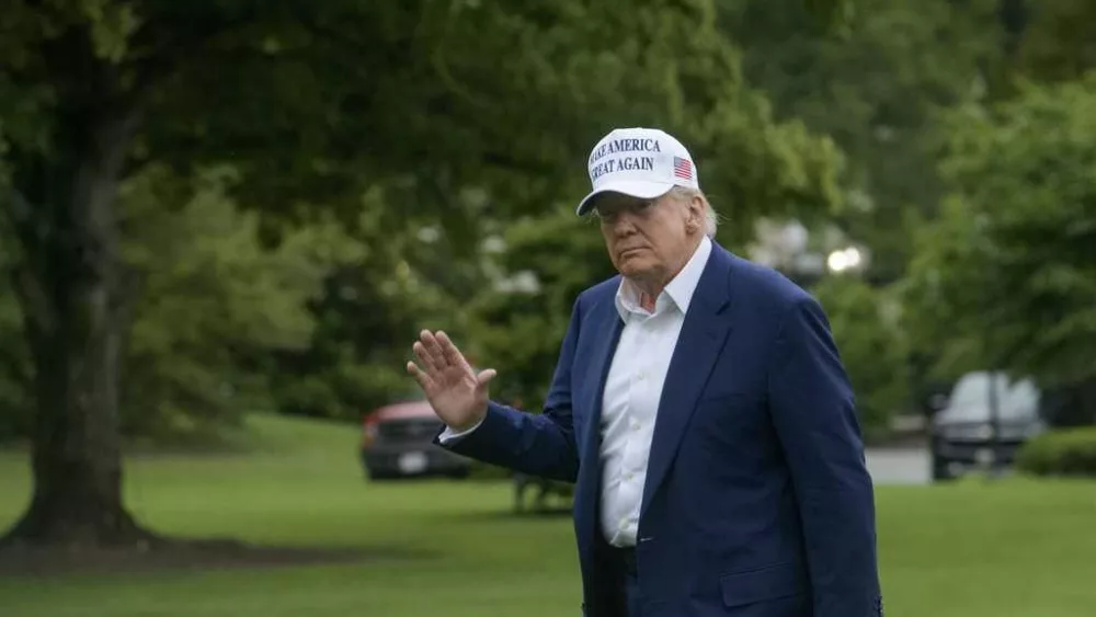 Trump to speak at Arlington National Cemetery to mark Memorial Day