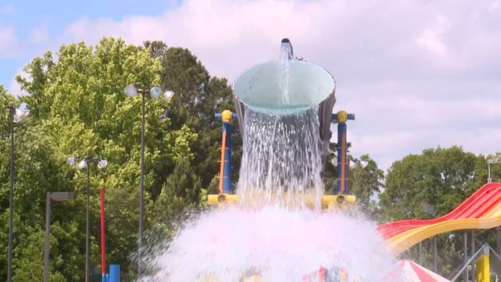 'Splash in the Boro' closes wave pool