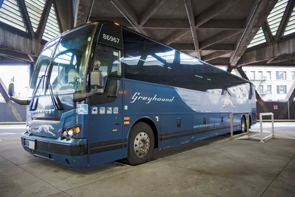 2 killed and dozens injured in Greyhound bus crash in Tennessee