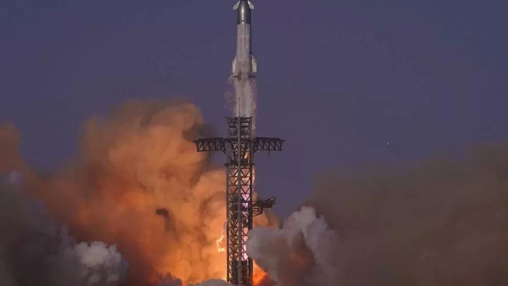 WATCH: SpaceX Starship launch ends in disassembly