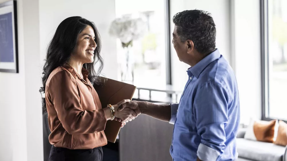 People show more trust to those who grew up less wealthy, study shows