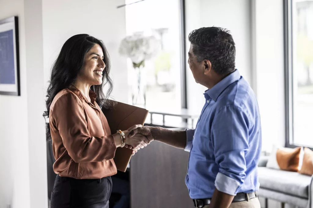 People show more trust to those who grew up less wealthy, study shows