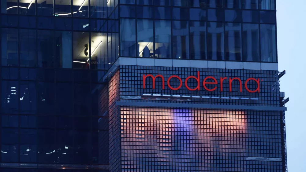 HHS cancels $590 million contract with Moderna for bird flu vaccine