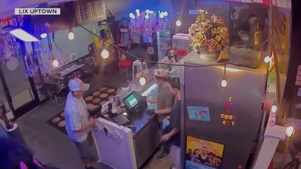 Caught on camera: Teen ice cream shop employees robbed at gunpoint