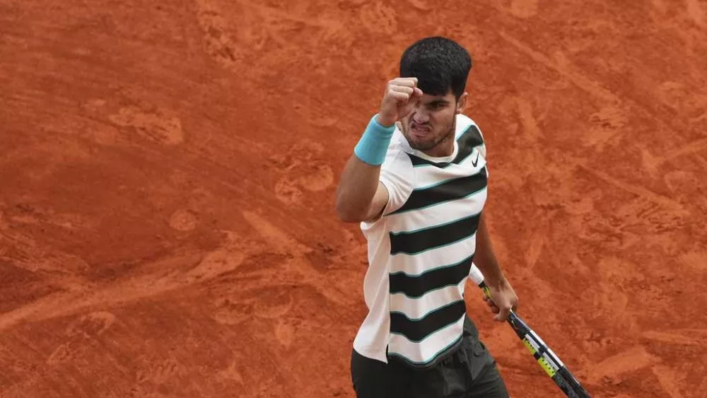 Carlos Alcaraz wins French Open final in five sets after saving 3 match points against Jannik Sinner