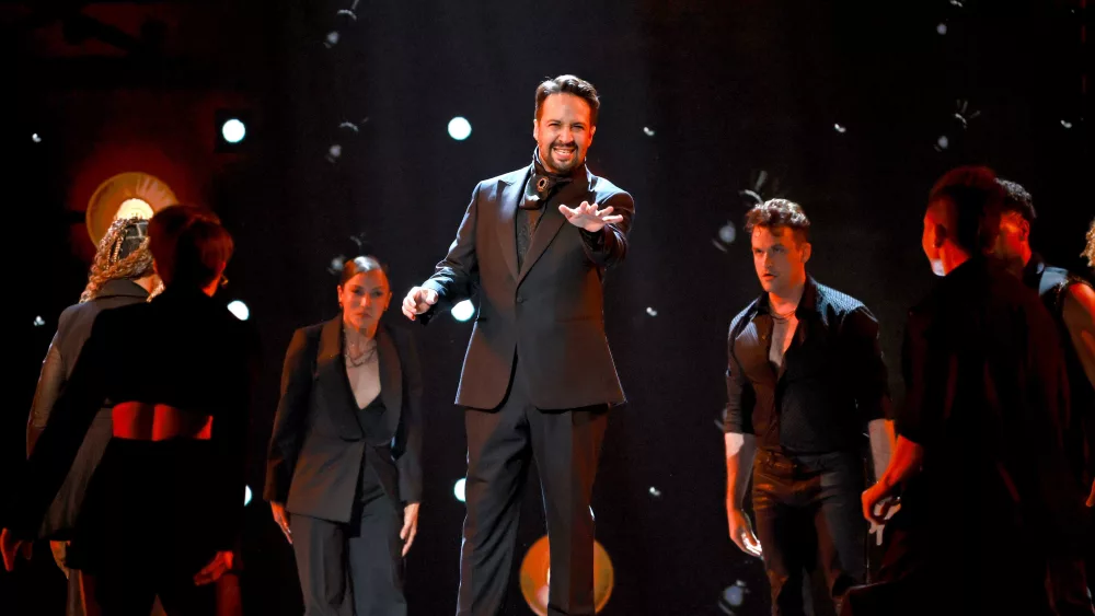 The original cast of 'Hamilton' reunites on the Tonys stage with rousing performance
