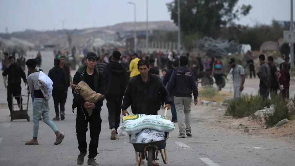 36 Palestinians killed, 207 wounded trying to reach aid, ministry reports