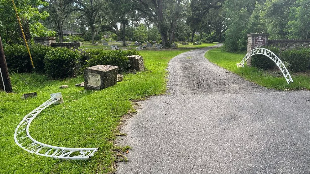 ﻿Police in Pooler investigating after cemetery found damaged