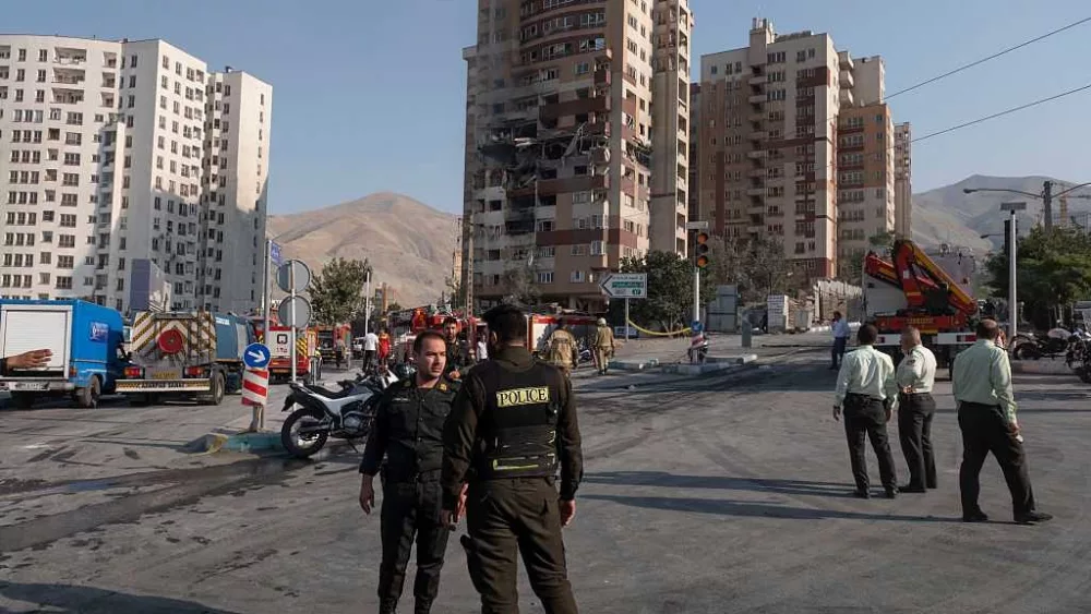 Israel attacks Iran's nuclear and missile sites, prompting Iranian drone-strike retaliation