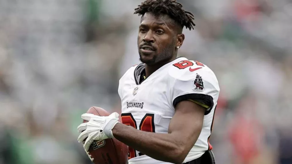 Former NFL wide receiver Antonio Brown wanted on attempted murder charge