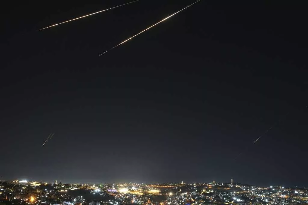 Iran retaliates with missile strikes after Israeli attack on nuclear sites