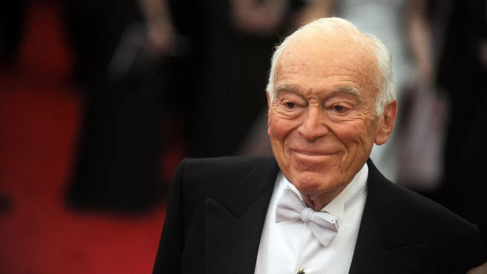 Leonard Lauder, billionaire heir to cosmetics empire, dies at 92