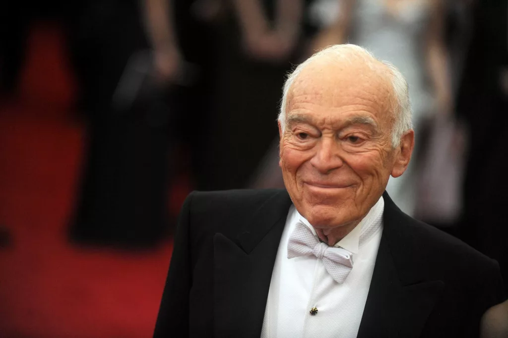 Leonard Lauder, billionaire heir to cosmetics empire, dies at 92