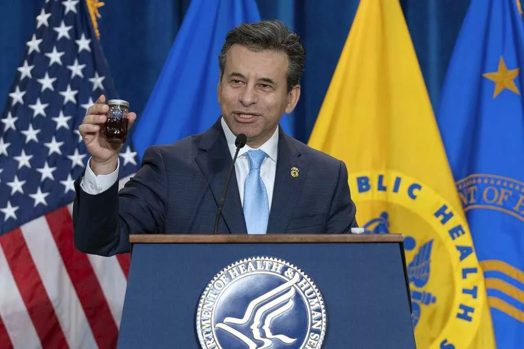 FDA to offer faster drug reviews to companies promoting 'national priorities'