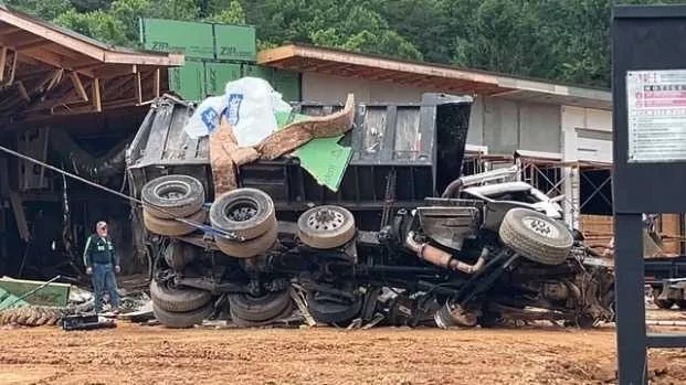 Georgia driver killed after dump truck brakes fail, leading to crash