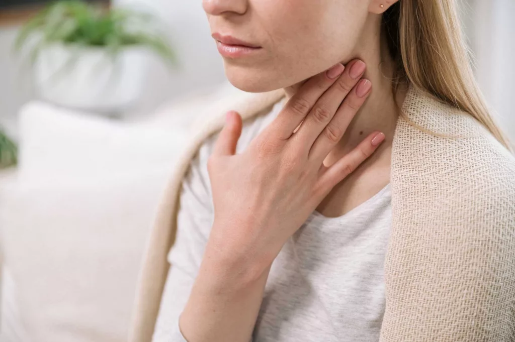 What to know about the COVID variant that may cause 'razor blade' sore throats