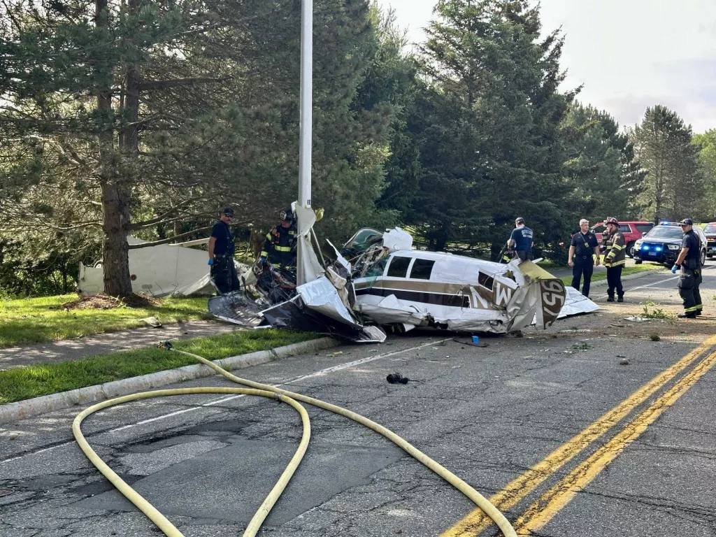 1 killed, 1 hurt when small plane crashes near Massachusetts airport, source says