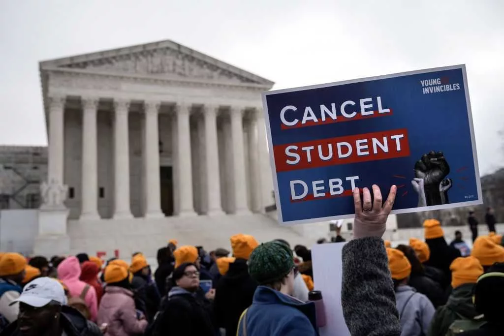 How to improve your credit score if you've missed student loan payments