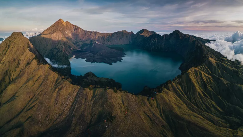 Brazilian woman dead after falling into Indonesian volcano while hiking
