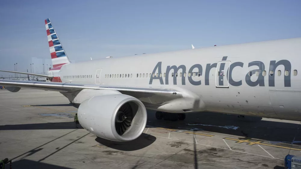 FAA investigating 'engine issue' with American Airlines jet leaving Las Vegas