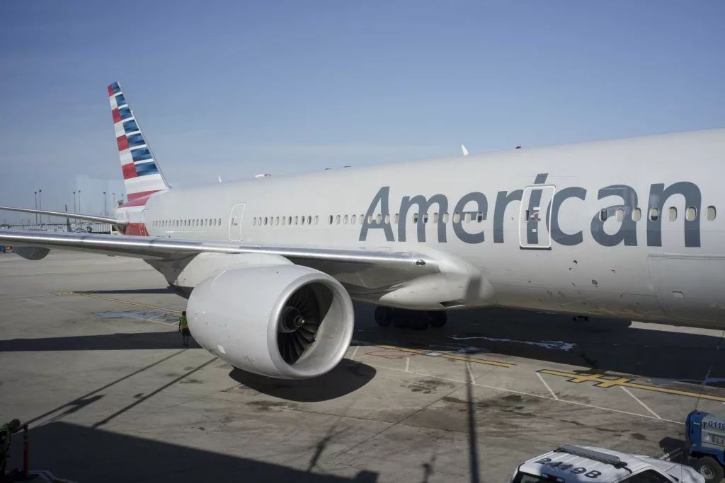 FAA investigating 'engine issue' with American Airlines jet leaving Las Vegas