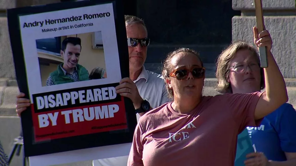 'It's heartbreaking': Protestors accuse ICE of violating due process rights