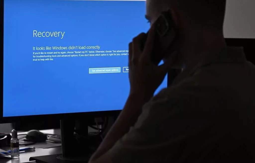 Microsoft replaces 'blue screen of death' with sleek new black version