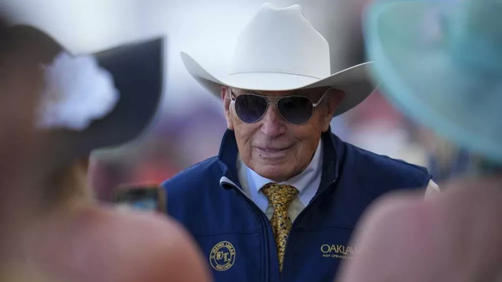 Hall of Fame horse trainer D. Wayne Lukas, a winner of 15 Triple Crown races, dies at 89