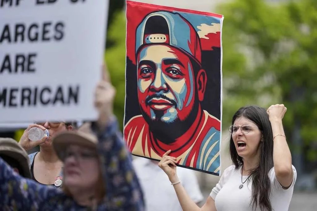 Judge again delays Abrego Garcia's release from Tennessee jail over deportation concerns